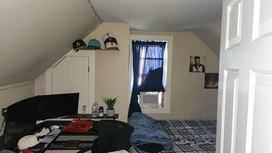 29 Bicknell St, Unit 2 in Marlborough, MA - Building Photo - Building Photo