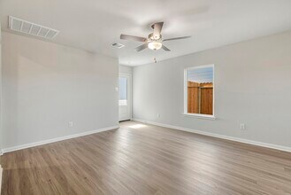 8117 Sunberry Shadow Dr in Houston, TX - Building Photo - Building Photo