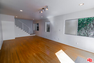 239 Bay St in Santa Monica, CA - Building Photo - Building Photo