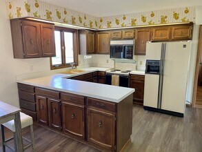 3604 W Country Club Ln in Altoona, WI - Building Photo - Building Photo