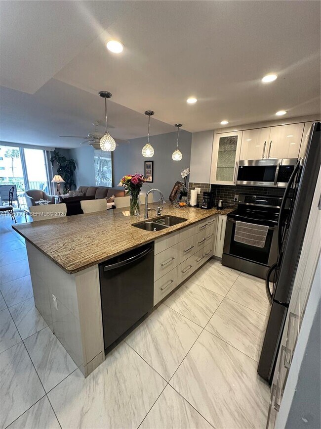 3540 S Ocean Blvd in South Palm Beach, FL - Building Photo - Building Photo