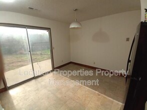 104 Glenview Dr in Lawrence, KS - Building Photo - Building Photo