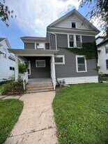 1321 W 13th St in Davenport, IA - Building Photo