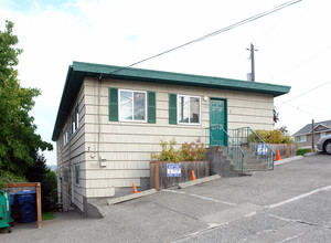 Emerson Apartments in Seattle, WA - Building Photo - Building Photo