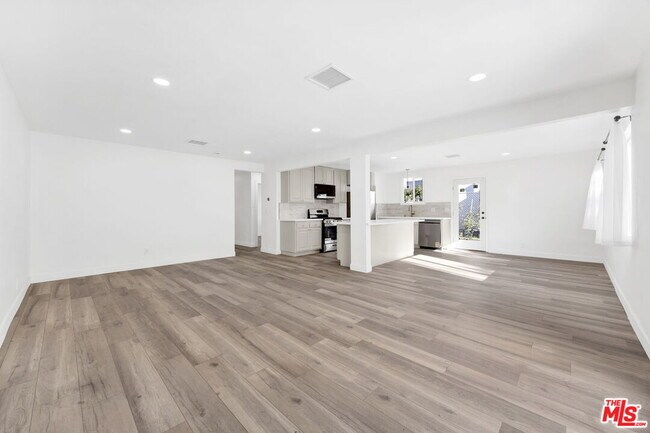 1213 Thompson Ave in Glendale, CA - Building Photo - Building Photo