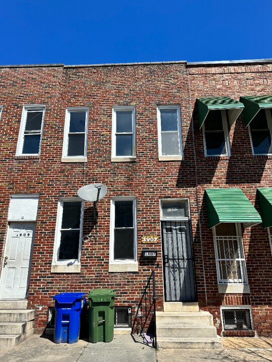 1907 Division St Photo