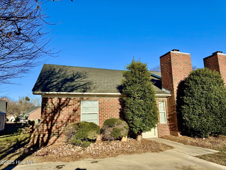 2602 Richard Dr in Greenville, NC - Building Photo