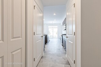 4482 Chelsea Mnr Cir in Aurora, IL - Building Photo - Building Photo