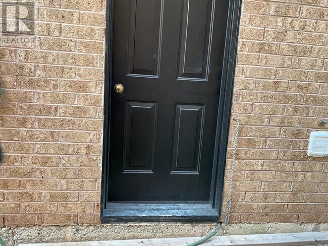 2524 Banfield Rd in Mississauga, ON - Building Photo - Building Photo