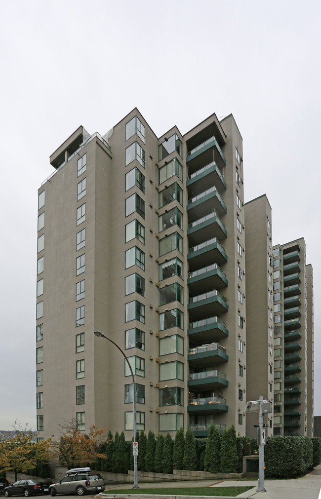 Carnarvon Place in New Westminster, BC - Building Photo - Building Photo