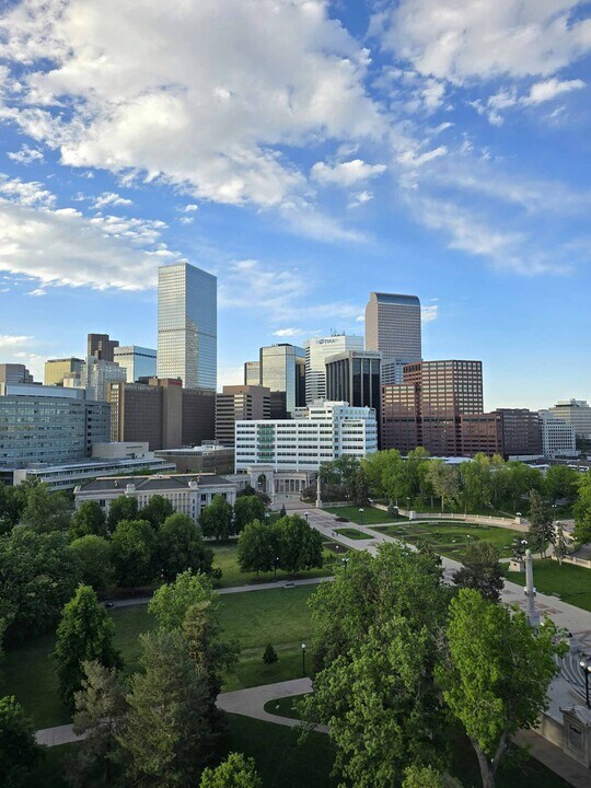 Banyan High Point in Aurora, CO - Building Photo