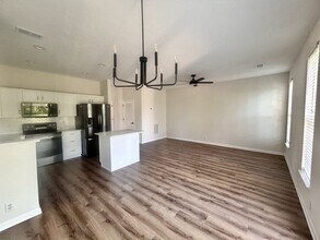 1345 Bell Rd in Antioch, TN - Foto de edificio - Building Photo