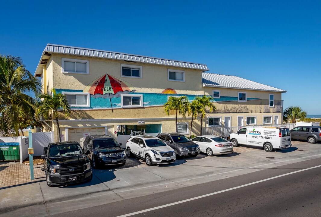 Beach House Resort in Bradenton Beach, FL - Building Photo