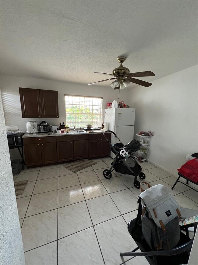 4902 SW 102nd Ave in Miami, FL - Building Photo - Building Photo