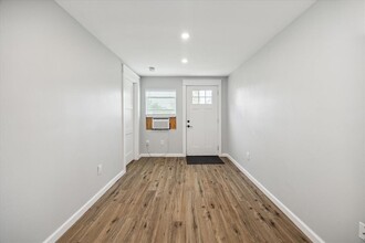 7808 Ford St-Unit -B in Houston, TX - Building Photo - Building Photo