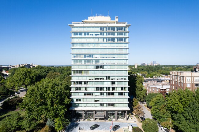 801 S Skinker Blvd in St. Louis, MO - Building Photo - Building Photo