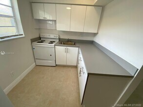2206 Fillmore St-Unit -3 in Hollywood, FL - Building Photo - Building Photo