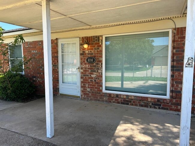 6106 NW Ash Ave in Lawton, OK - Building Photo - Building Photo