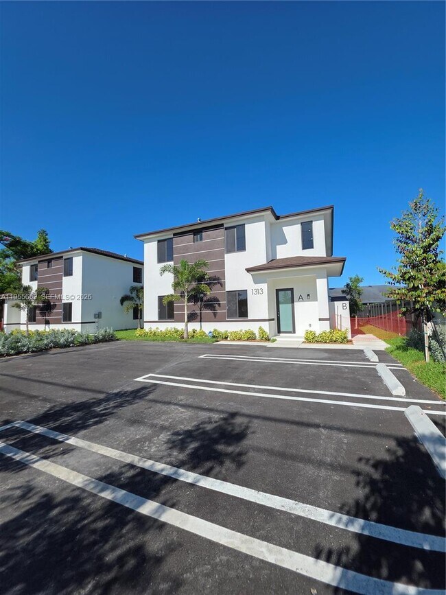 1313 NW 6th Ave in Florida City, FL - Building Photo - Building Photo