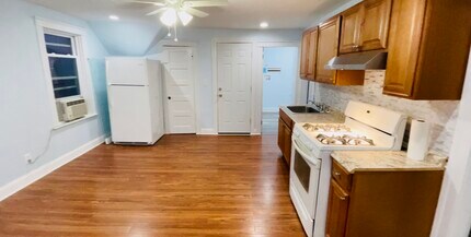 23 Everett Ave in Webster, MA - Building Photo - Building Photo