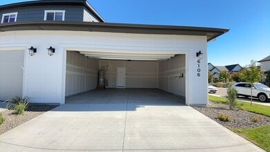 6191 N Tarako Ave in Garden City, ID - Foto de edificio - Building Photo