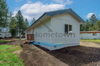 5411 E Grove Ave in Athol, ID - Building Photo - Building Photo