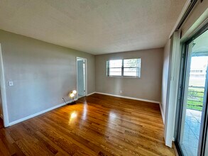 92 Canterbury D in West Palm Beach, FL - Building Photo - Building Photo
