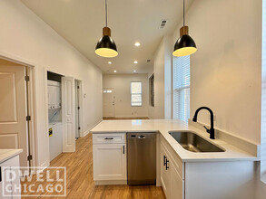 1340 W Ohio St in Chicago, IL - Building Photo - Building Photo