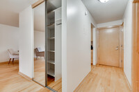 311 Kenwood Apartments | Spacious 1-Bedroo... in Minneapolis, MN - Foto de edificio - Building Photo