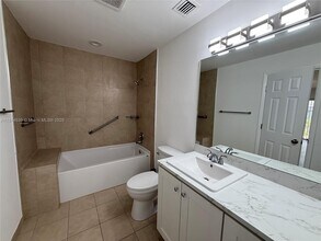 1905 Players Pl in North Lauderdale, FL - Building Photo - Building Photo