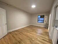 28 Symphony Rd, Unit 302 in Boston, MA - Building Photo - Building Photo