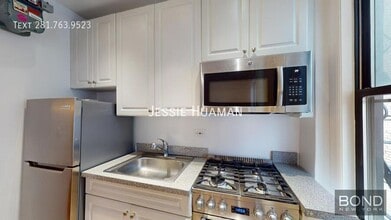218 W 10th St in New York, NY - Foto de edificio - Building Photo