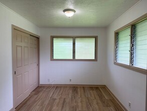 988 Komomala Dr in Hilo, HI - Foto de edificio - Building Photo