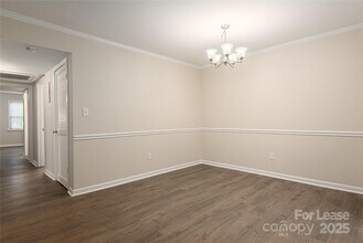 4739 Hedgemore Dr in Charlotte, NC - Building Photo - Building Photo