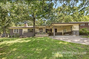 1054 N Eva Ave in Fayetteville, AR - Building Photo