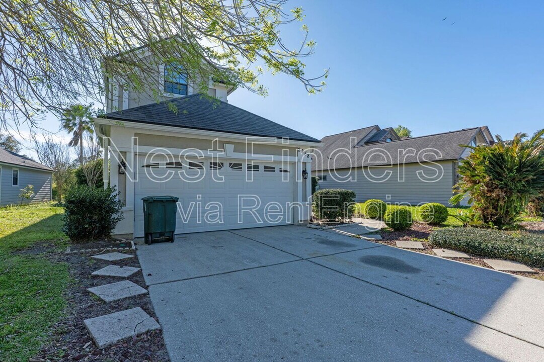 2958 Lantana Lakes Dr E in Jacksonville, FL - Building Photo