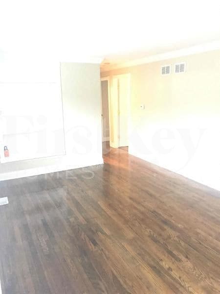 302 Pocahontas Trail in Lake In The Hills, IL - Building Photo - Building Photo