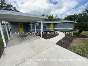 5425 San Jose Dr in Sarasota, FL - Building Photo - Building Photo