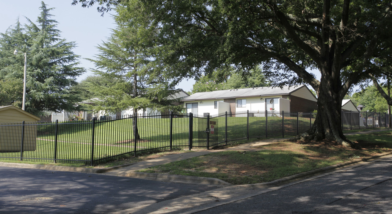 Hickory Creek Apartments in Shelby, NC - Foto de edificio