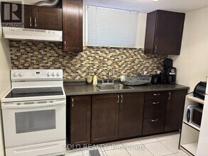 3 Lucy Dr in Richmond Hill, ON - Building Photo - Building Photo