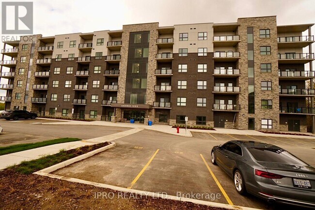 1000-1000 Lackner Blvd in Kitchener, ON - Building Photo - Building Photo