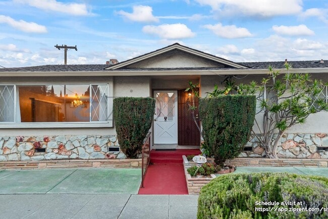 452 Cirrus Ave in Sunnyvale, CA - Foto de edificio - Building Photo