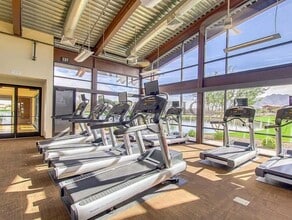 2464 E Hazeltine Way in Gilbert, AZ - Building Photo - Building Photo