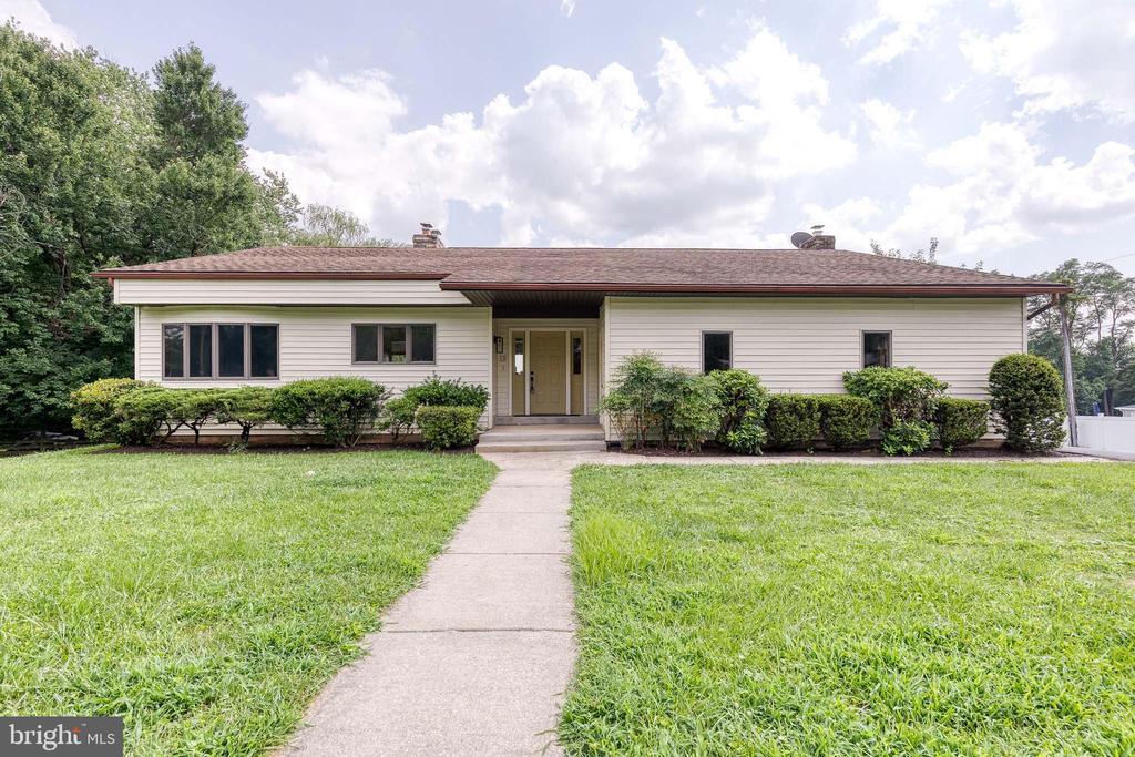 18 Byway Rd in Owings Mills, MD - Building Photo