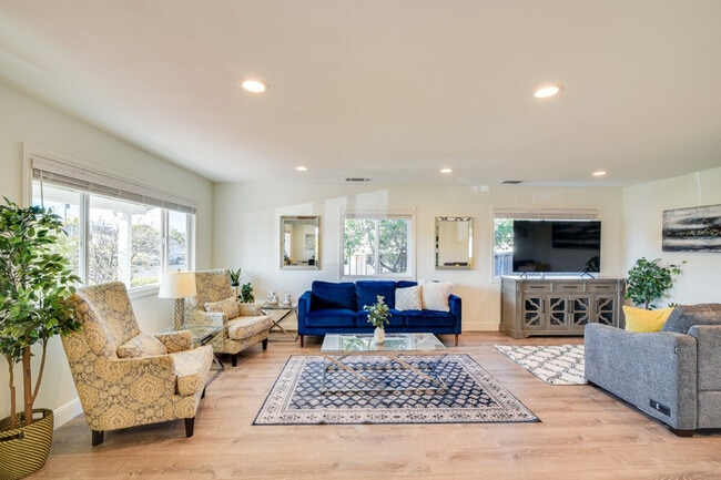 property at 4615 Armour Dr