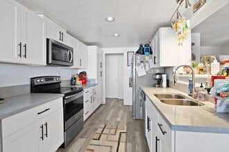 1545 E 21st St in Santa Ana, CA - Building Photo - Building Photo