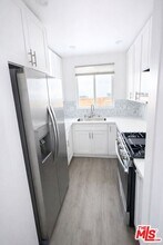 924 N Curson Ave in West Hollywood, CA - Building Photo - Building Photo