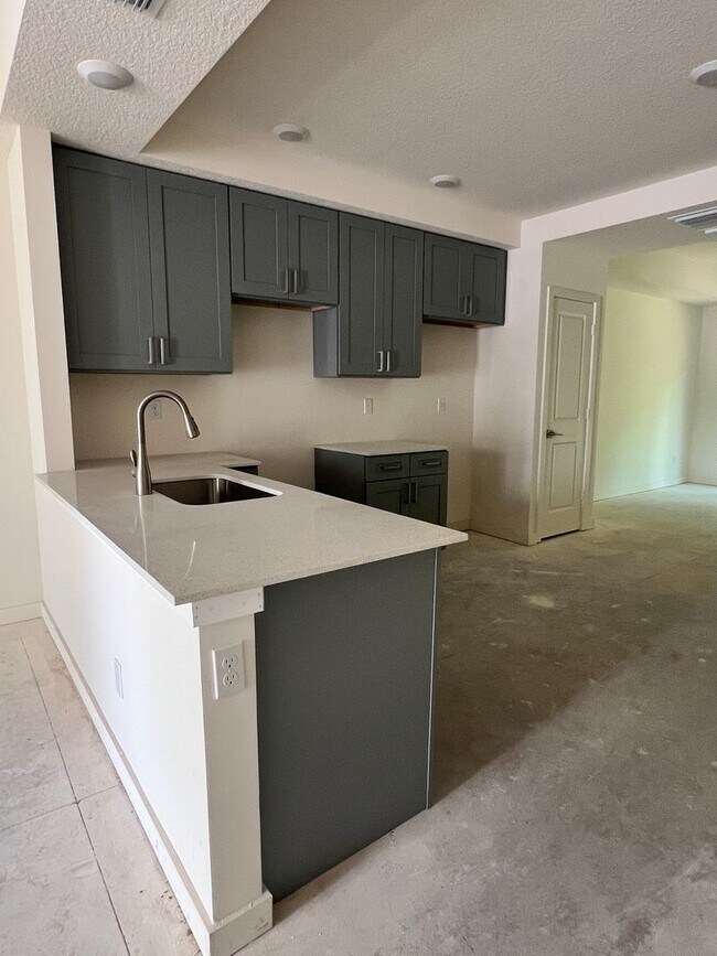 3164 Oleander Ave in Fort Pierce, FL - Building Photo - Building Photo