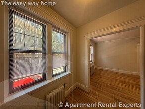 1558 Massachusetts Ave, Unit #3 in Cambridge, MA - Building Photo - Building Photo