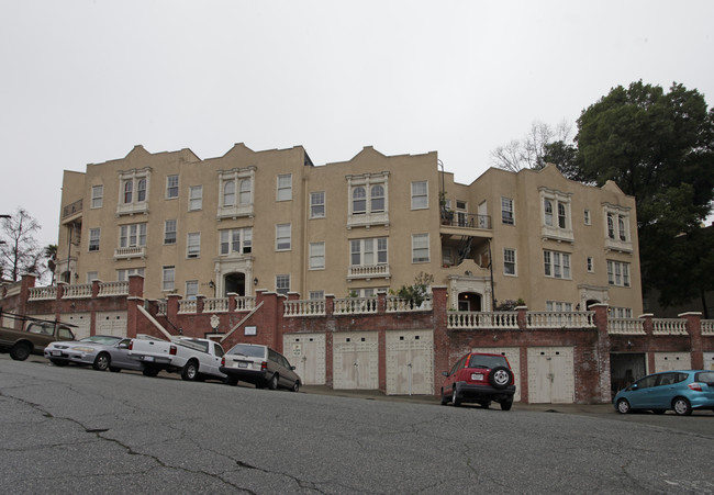 2232 Ivy Dr in Oakland, CA - Foto de edificio - Building Photo